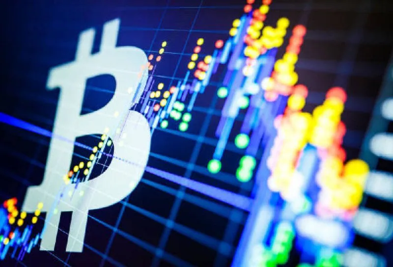Биткойн растет на ожиданиях встречи Трампа с криптоиндустрией